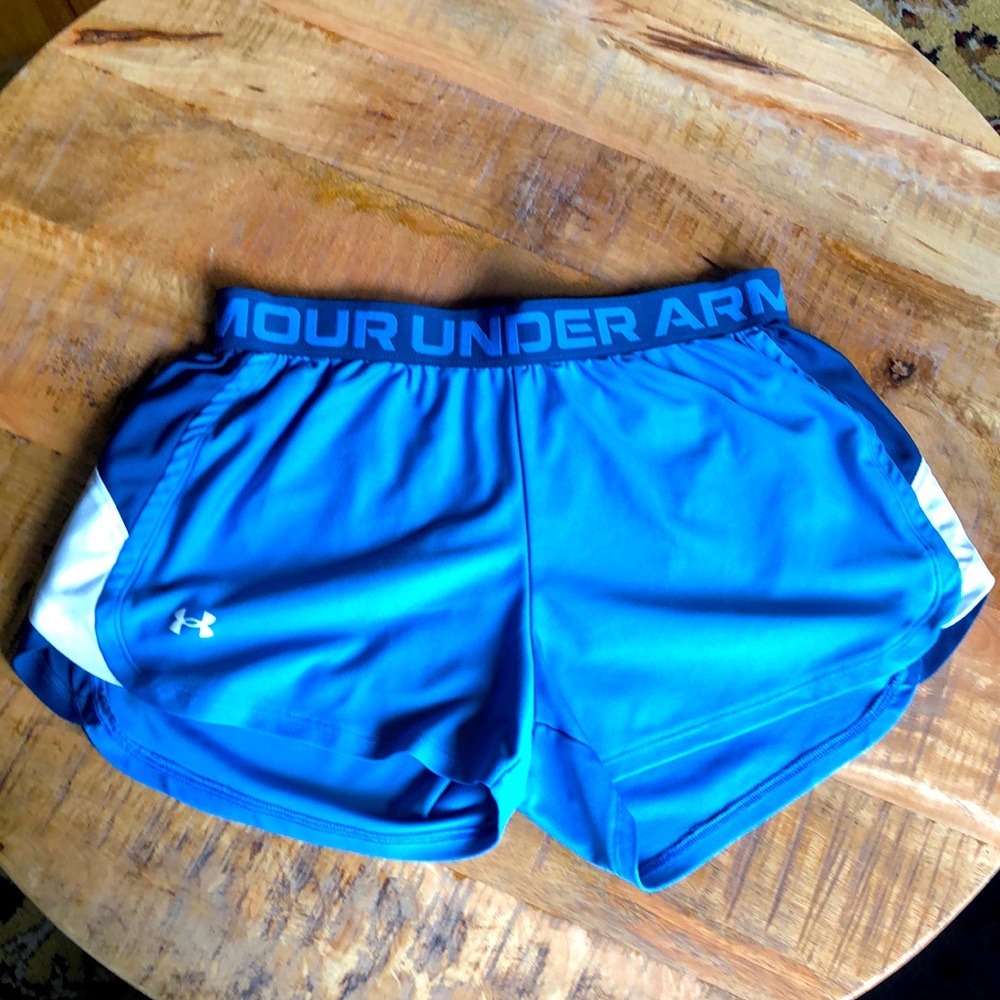 Under Armour Women’s Shorts size Medium